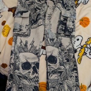 Men's Rebel Vengeance Skull Print Cargo Pants Size 34 - Black and Gray